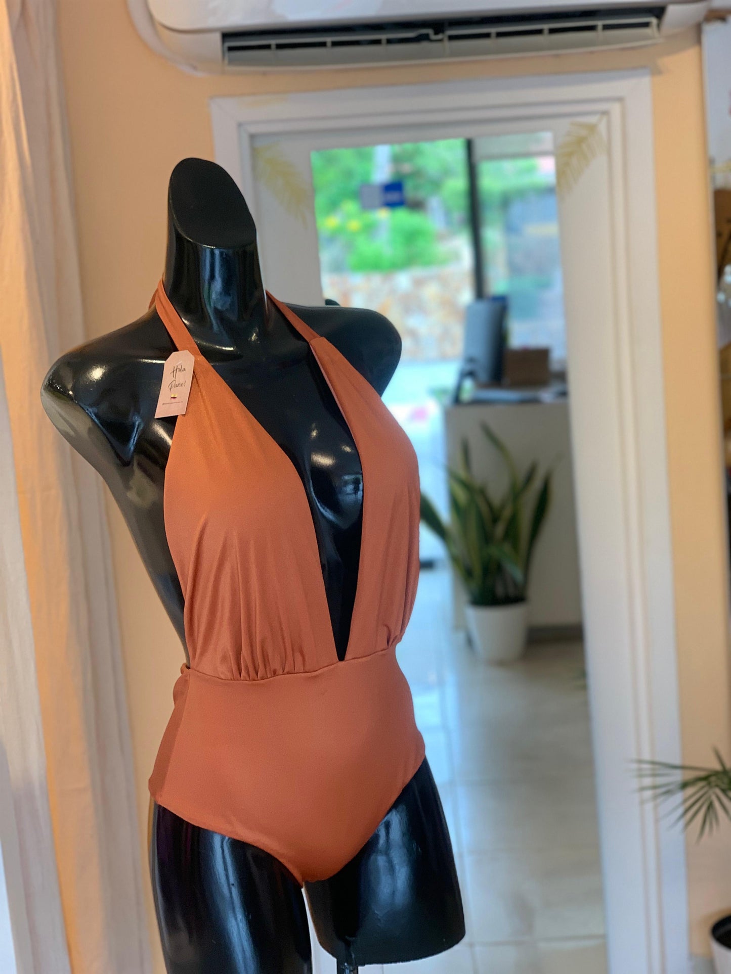 Completo escote profundo