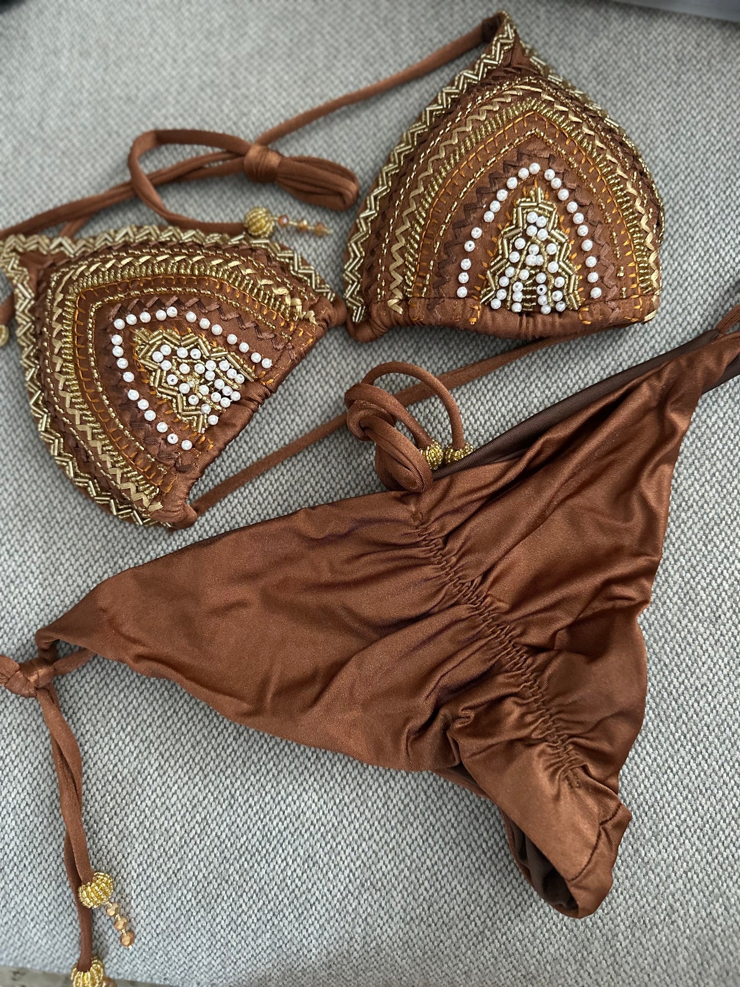 Luxury triangle Mona