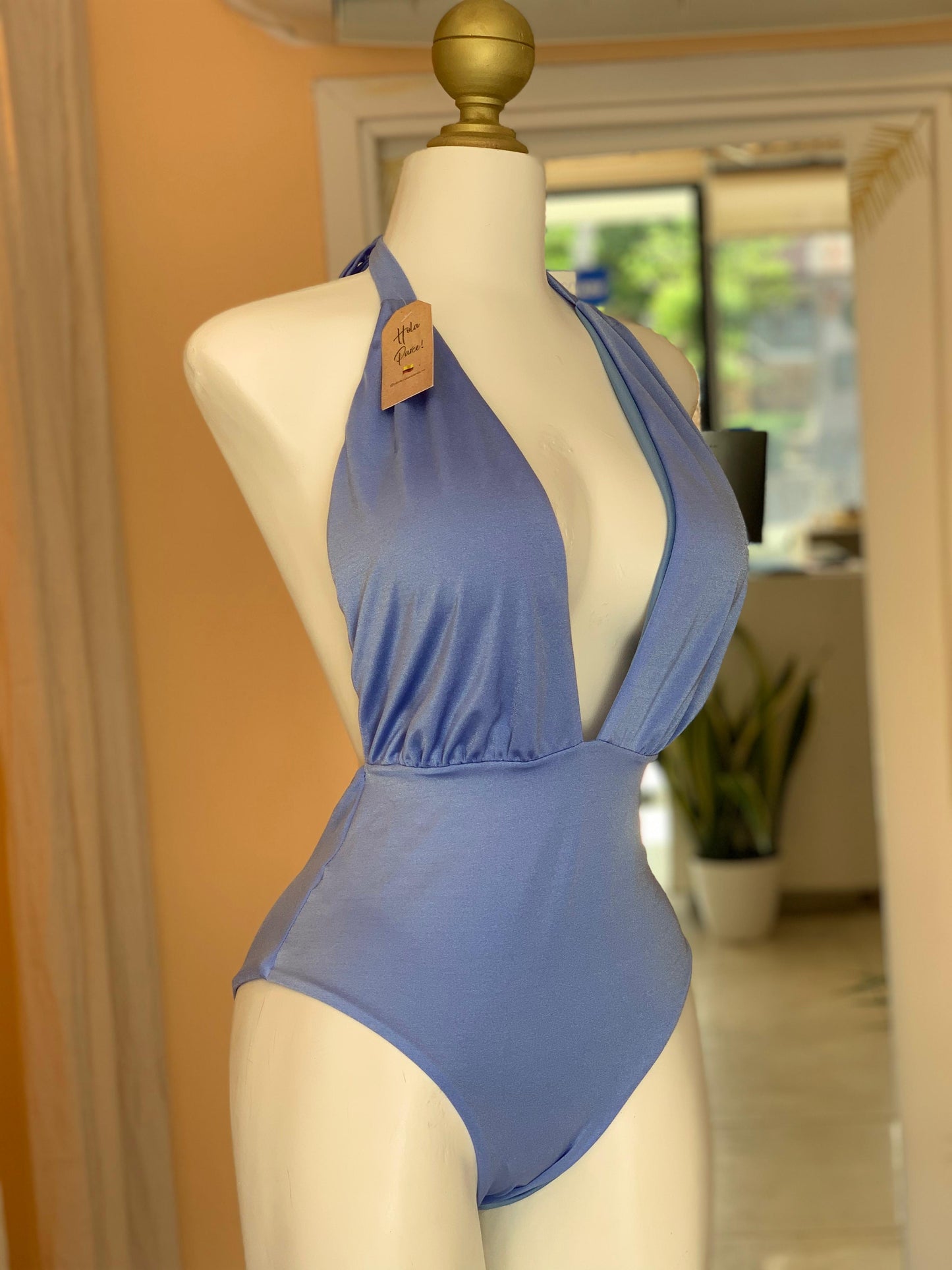 Completo escote profundo