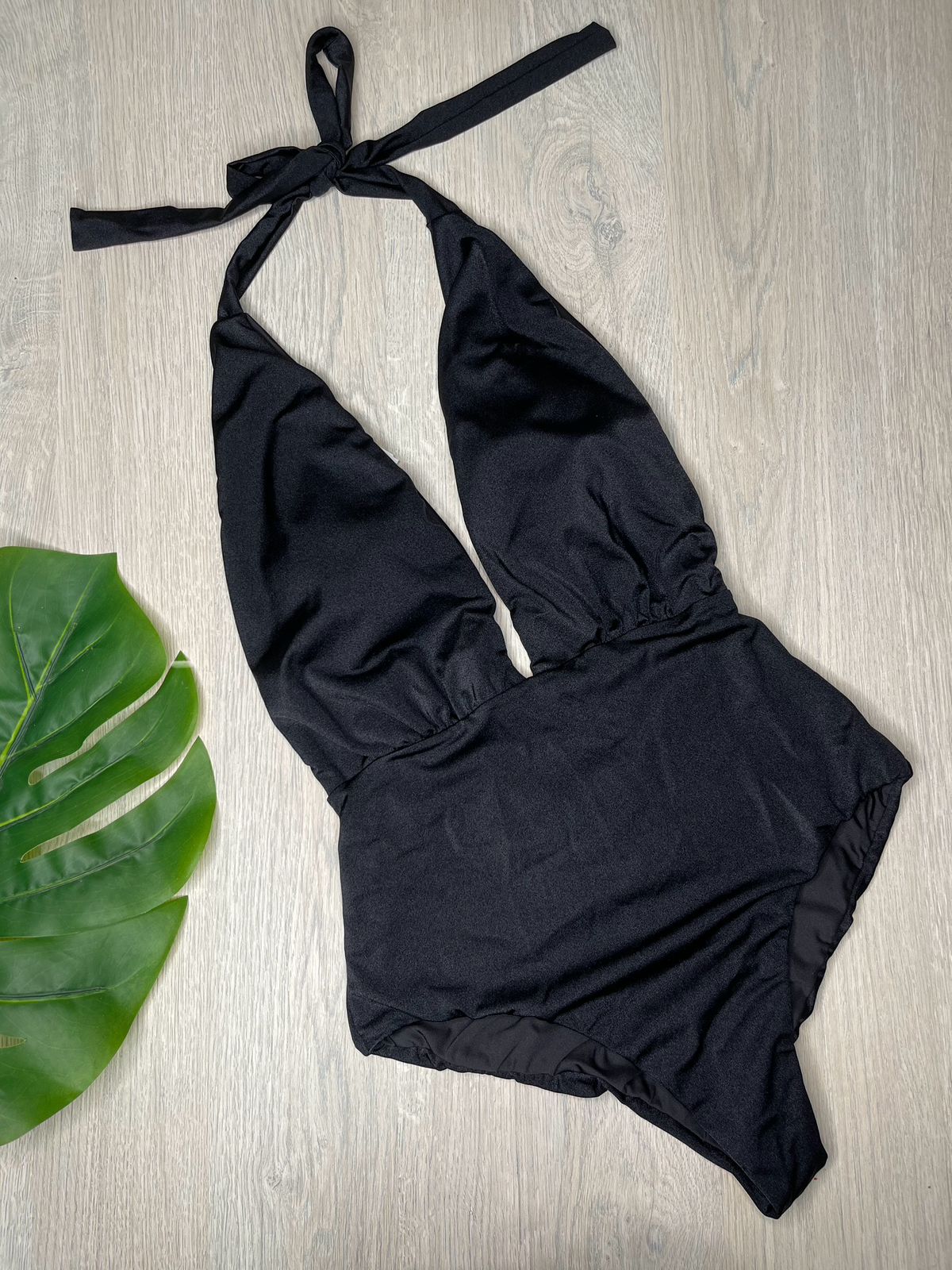 Completo escote profundo